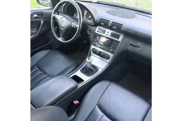 Makina ne shitje ne Tirane - 4,300 Euro