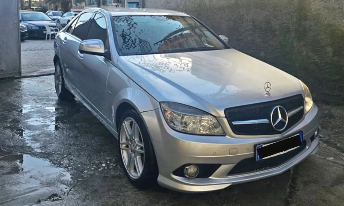 Auto in Vendita a Valona, Mercedes-Benz, 2008 Diesel,Kambio Manual Pagamento 4,000  Euro.