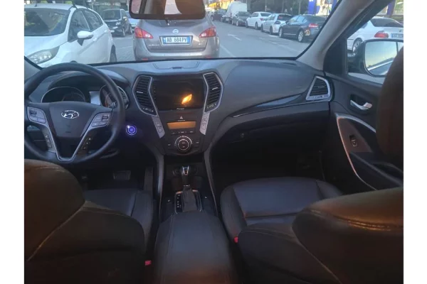 Makina ne shitje ne Tirane, Hyundai, 2014 Diesel,Kambio Automatik Pagesa 8,400  Euro.