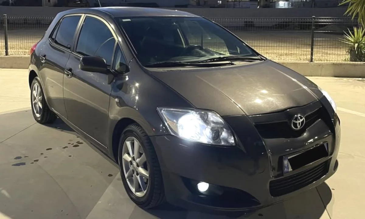 Makina ne shitje ne Fier, Toyota, 2008 Diesel,Kambio Manual Pagesa 4,400  Euro.