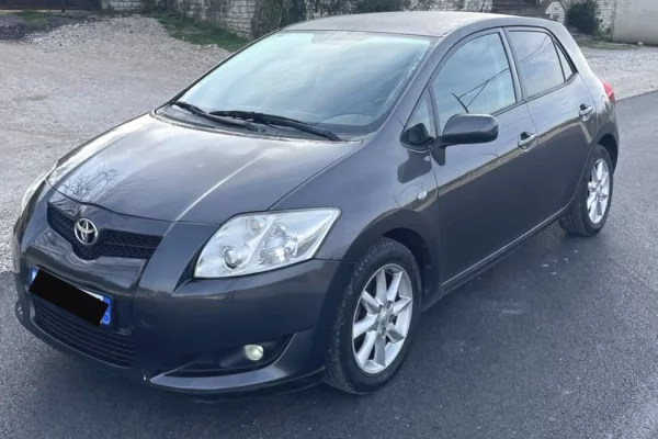 Makina ne shitje ne Fier - 4,400 Euro