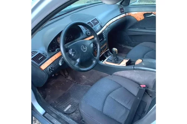 Makina ne shitje ne Kavaje, Mercedes-Benz, 2006 Diesel,Kambio Manual Pagesa 3,500  Euro.