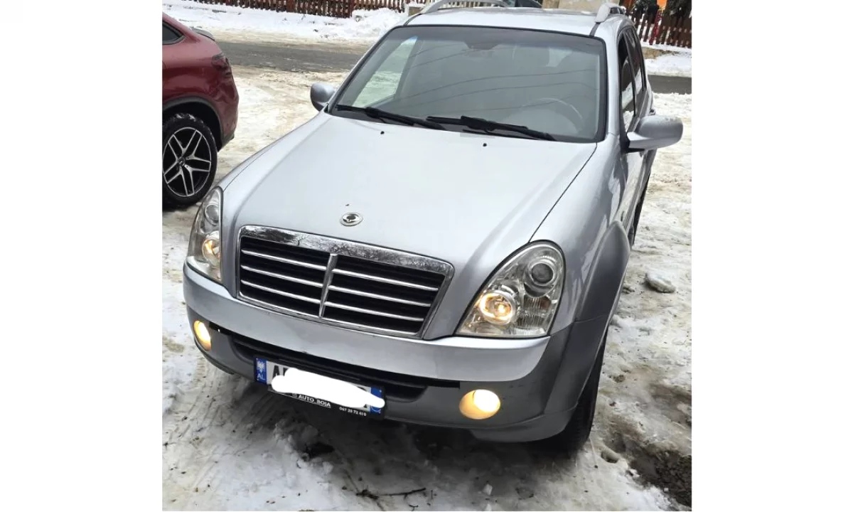 Shitet per pjese kembimi SsangYong Rexton