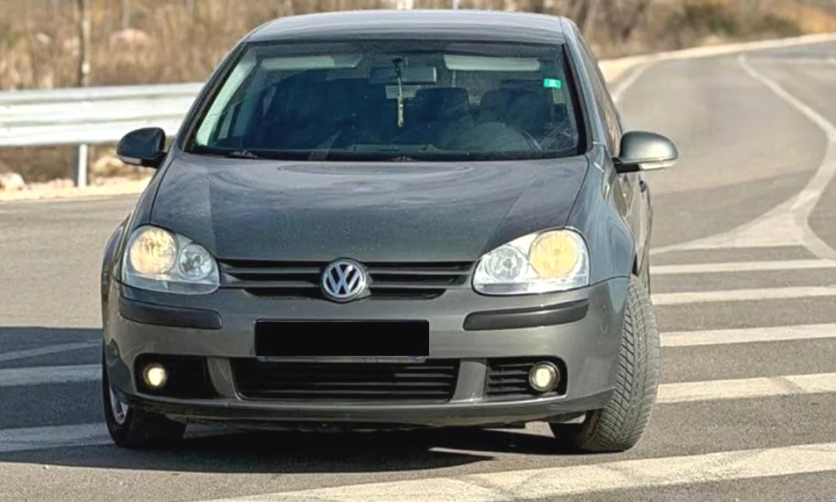 Makina ne shitje ne Pogradec, Volkswagen, 2004 gasoline-gas,Kambio Manual Pagesa 3,200  Euro.