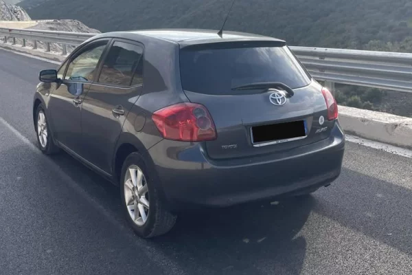 Makina ne shitje ne Fier - 4,400 Euro