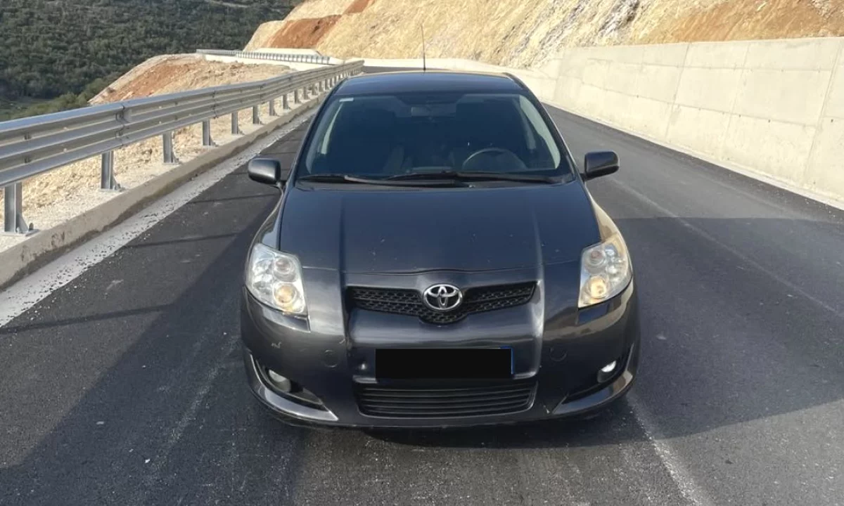 Makina ne shitje ne Fier, Toyota, 2008 Diesel,Kambio Manual Pagesa 4,400  Euro.