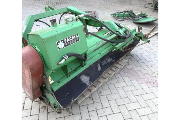 Strumenti di lavoro a Tirana - 2,500 Euro