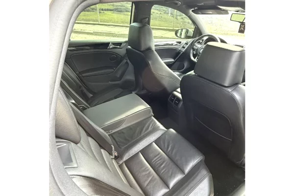 Makina ne shitje ne Tirane - 8,300 Euro