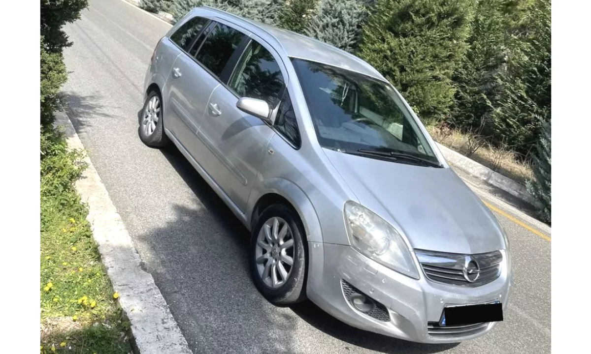 Makina ne shitje ne Kruje, Opel, 2009 Diesel,Kambio Manual Pagesa 2,000  Euro.