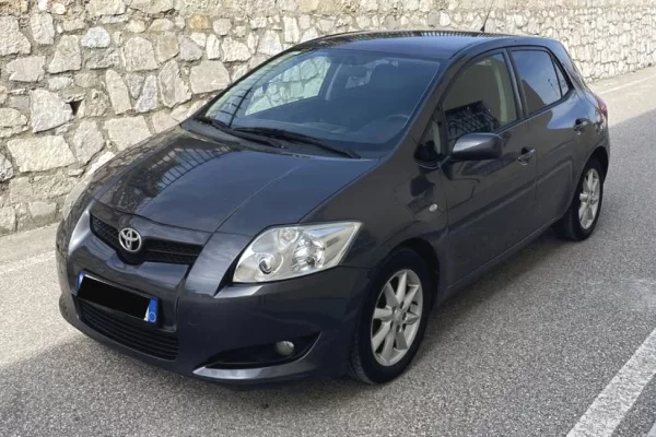 Makina ne shitje ne Tirane - 4,400 Euro