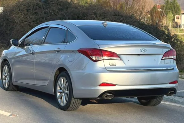 Makina ne shitje ne Tirane - 5,800 Euro