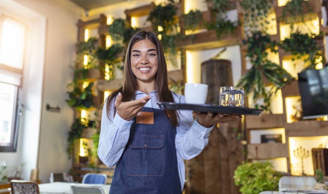 Offerte di lavoro a Tirana, Profession Kamariere , Principiante/Poca esperienza, Pagamento 40,000  Leke.