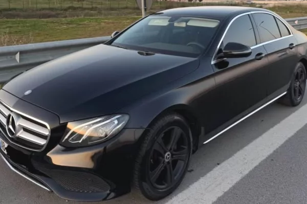 Makina ne shitje ne Durres - 13,900 Euro