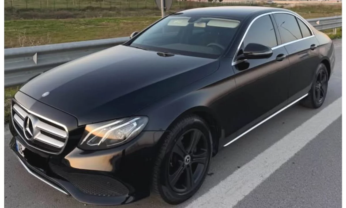 Makina ne shitje ne Durres, Mercedes-Benz, 2017 Diesel,Kambio Automatik Pagesa 13,900  Euro.