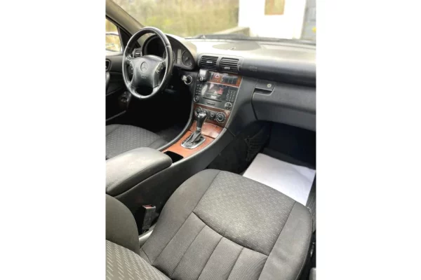 Auto in Vendita a Tirana - 2,250 Euro