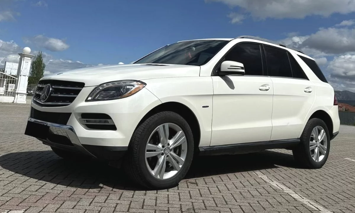 Makina ne shitje ne Tirane, Mercedes-Benz, 2013 Diesel,Kambio Automatik Pagesa 13,500  Euro.