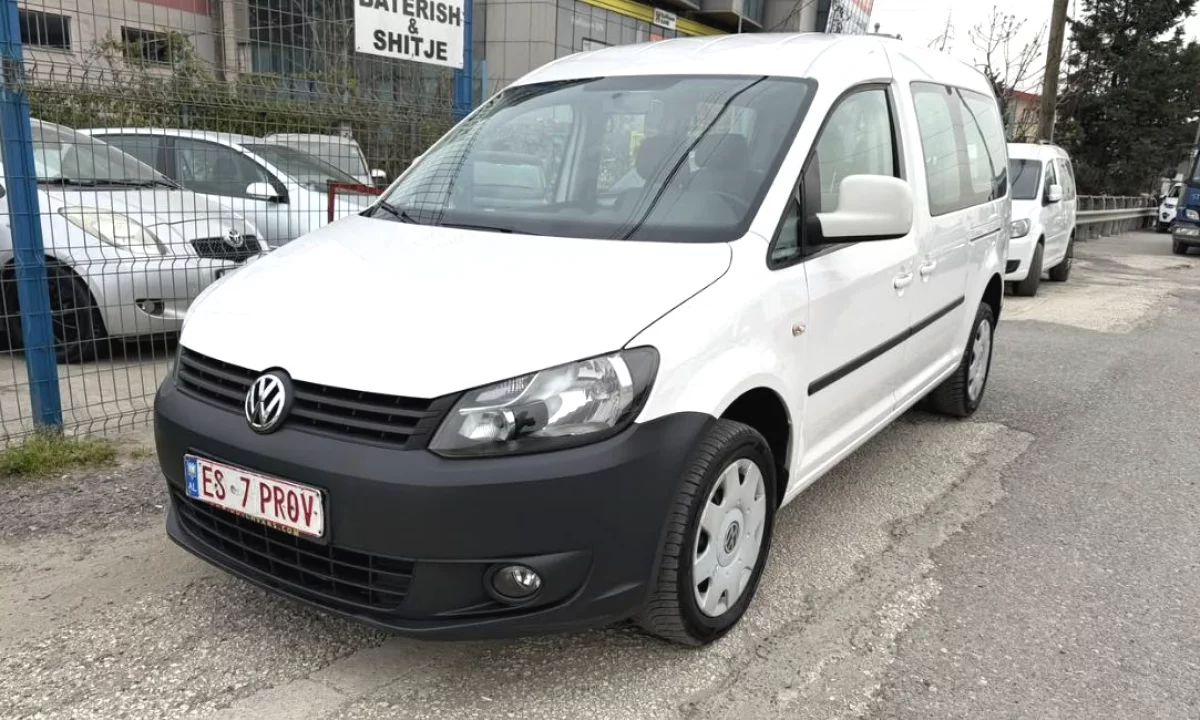 Makina ne shitje ne Tirane, Volkswagen, 2012 gasoline-gas,Kambio Manual Pagesa 9,500  Euro.