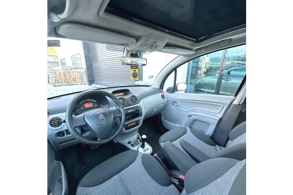 Auto in Vendita a Tirana - 2,900 Euro