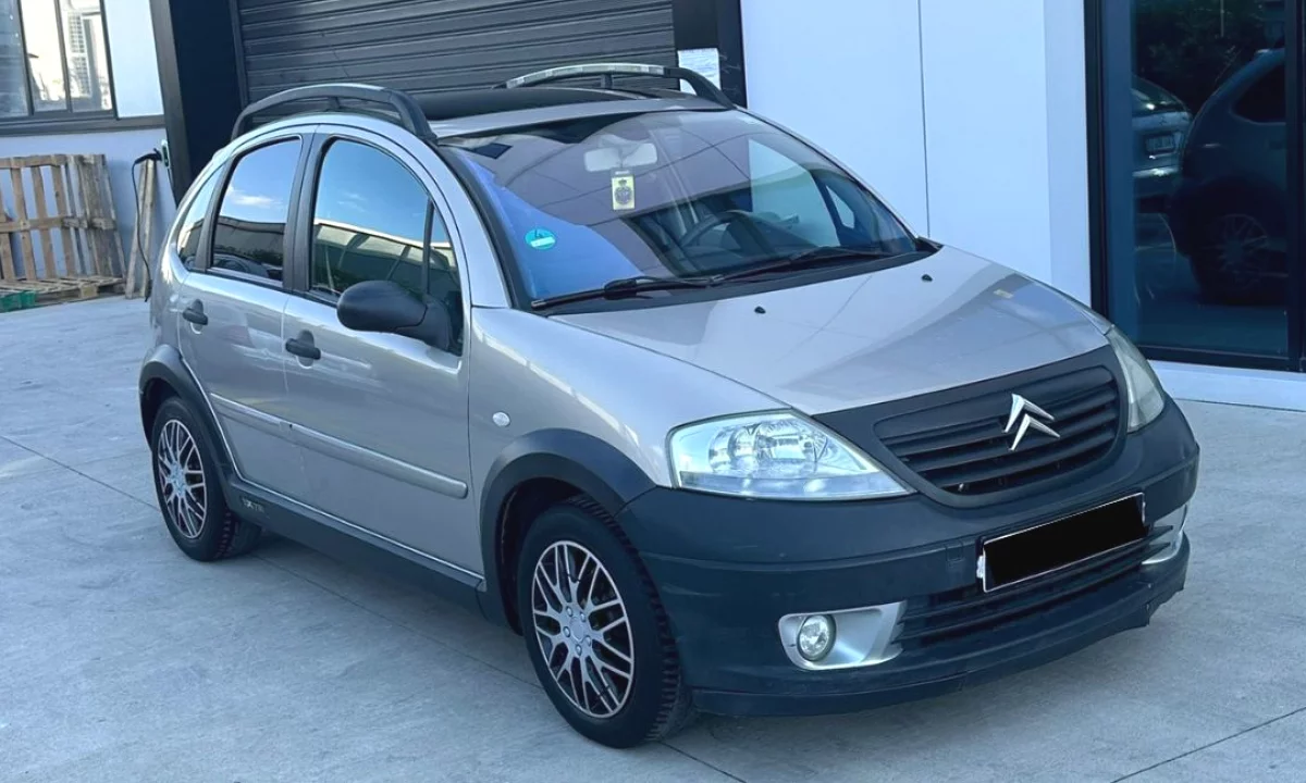 Auto in Vendita a Tirana, Citroen, 2002 Benzine,Kambio Automatik Pagamento 2,900  Euro.