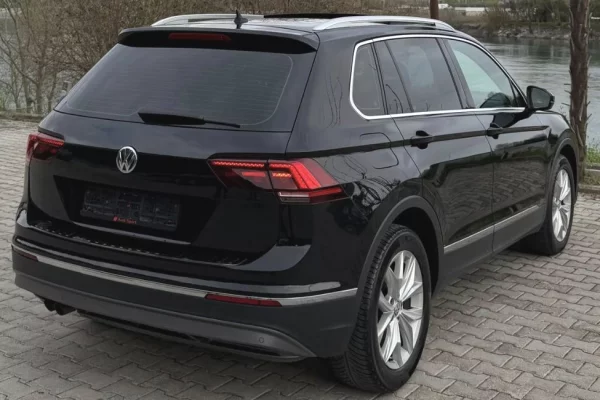 Makina ne shitje ne Tirane - 17,400 Euro