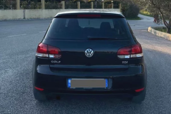 Makina ne shitje ne Tirane - 6,000 Euro