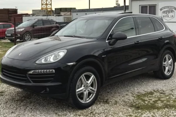 Makina ne shitje ne Tirane - 15,500 Euro