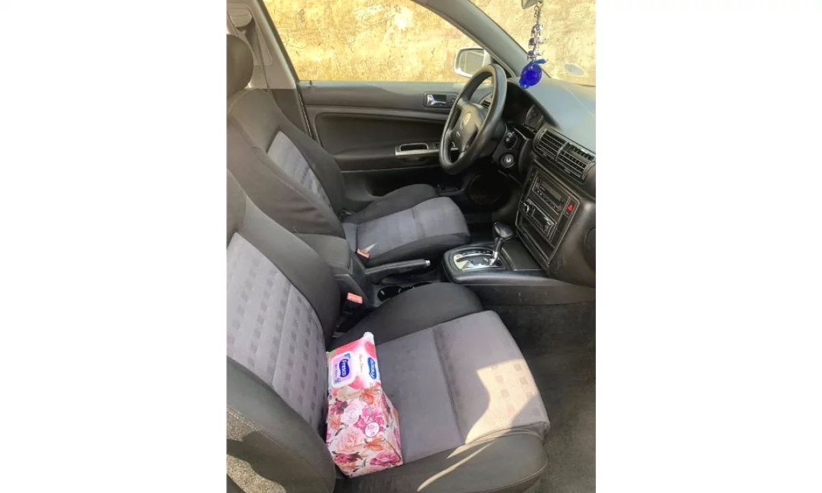 Makina ne shitje ne Tirane, Volkswagen, 2002 Diesel,Kambio Automatik Pagesa 1,500  Euro.