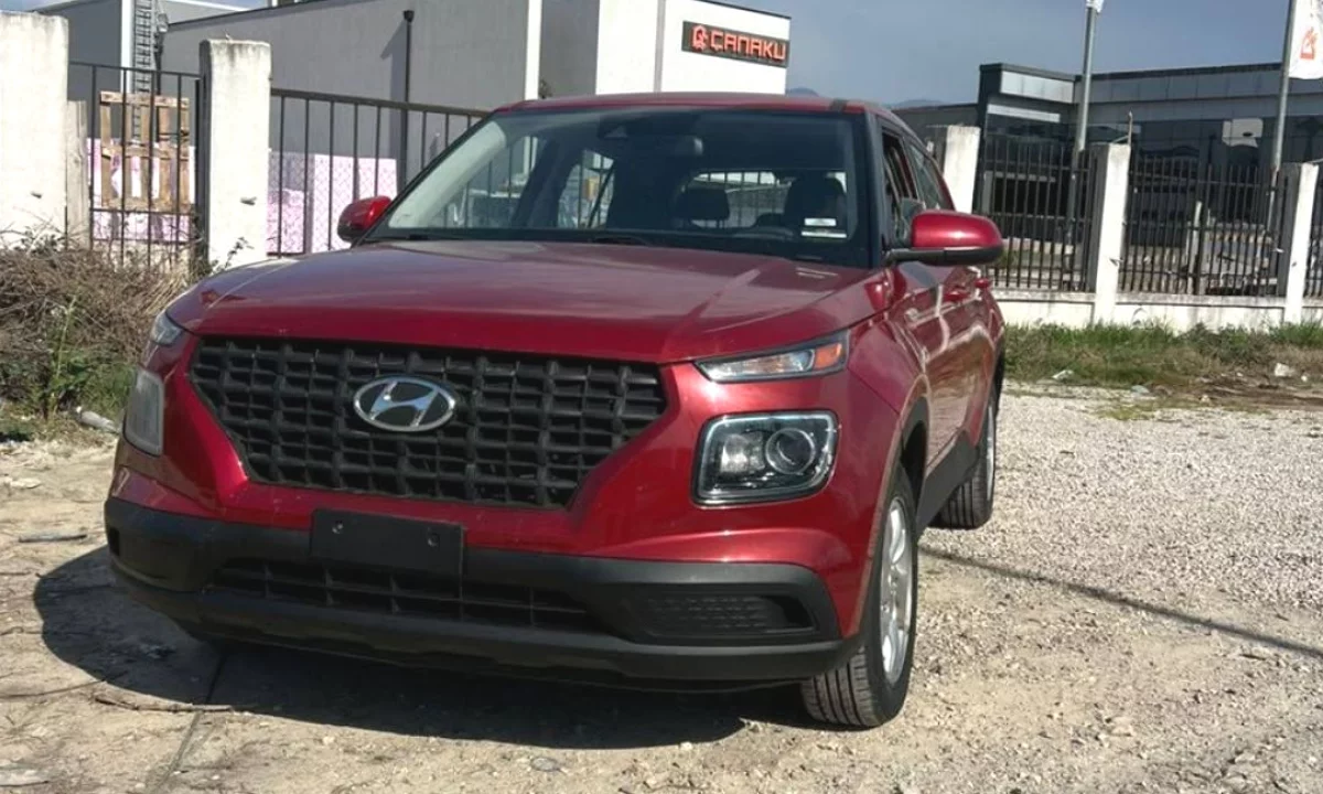 Makina ne shitje ne Tirane, Hyundai, 2020 gasoline-gas,Kambio Automatik Pagesa 13,700  Euro.