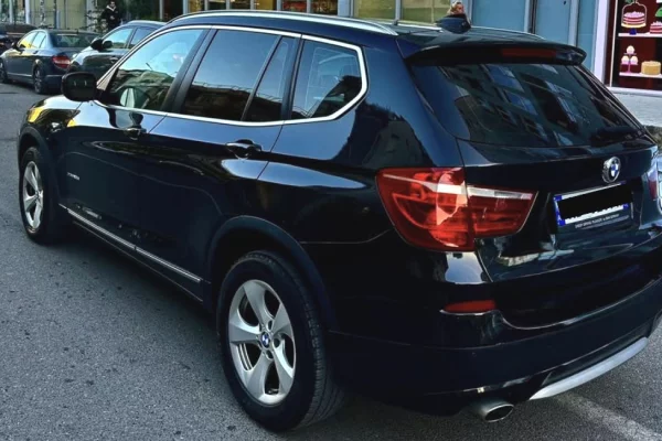 Makina ne shitje ne Tirane - 9,000 Euro