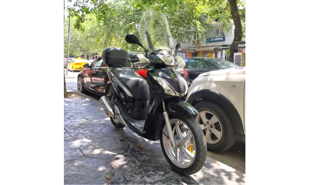 Shitet Motorr/Scooter "Honda" XR 125cc – Tirane