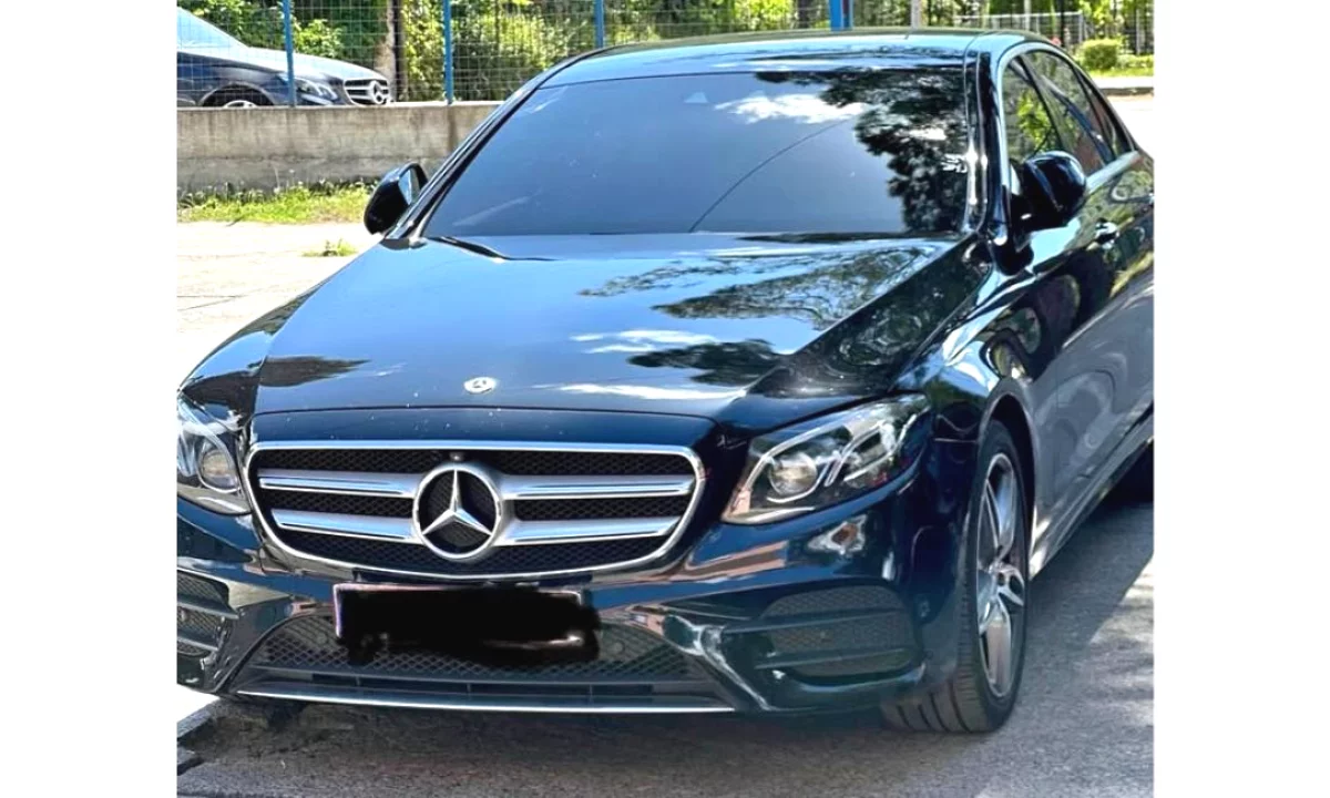 Makina ne shitje ne Tirane, Mercedes-Benz, 2017 Diesel,Kambio Automatik Pagesa 24,000  Euro.