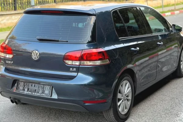 Makina ne shitje ne Tirane - 5,200 Euro