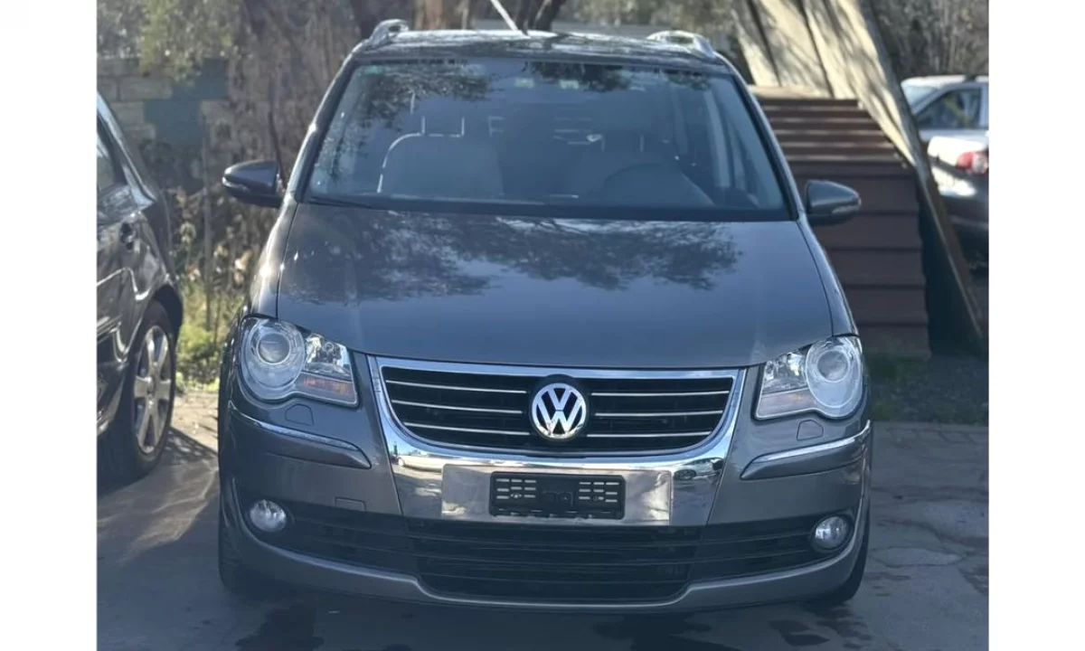 Auto in Vendita a Tirana, Volkswagen, 2008 Benzine,Kambio Automatik Pagamento 4,700  Euro.