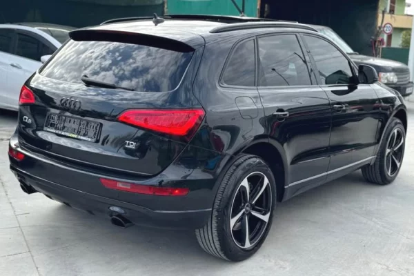 Makina ne shitje ne Durres - 12,000 Euro