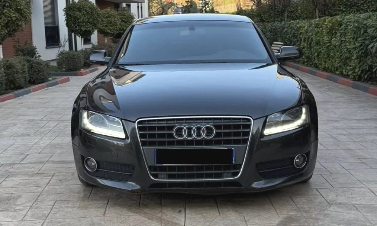 Makina ne shitje ne Tirane, Audi, 2010 Diesel,Kambio Automatik Pagesa 8,500  Euro.