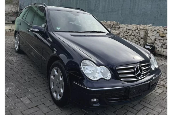 Makina ne shitje ne Tirane - 3,450 Euro