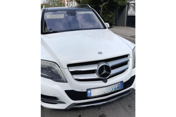 Makina ne shitje ne Tirane - 12,000 Euro