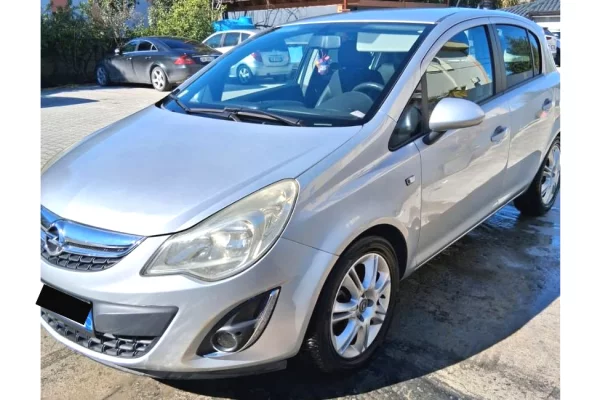 Makina ne shitje ne Tirane - 3,200 Euro