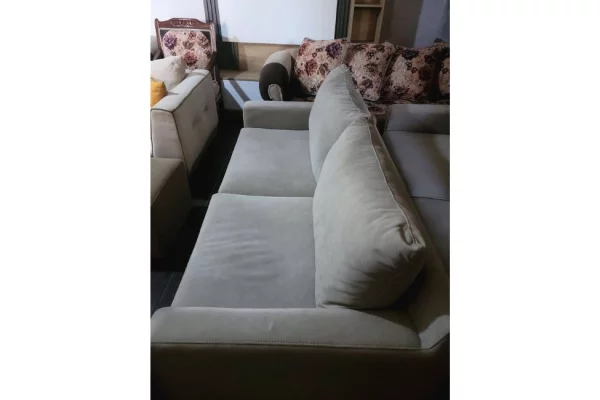 Mobilje dhe Elektroshtepiake ne Tirane - 85,000 Leke