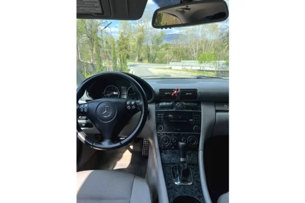 Makina ne shitje ne Tirane - 5,555 Euro