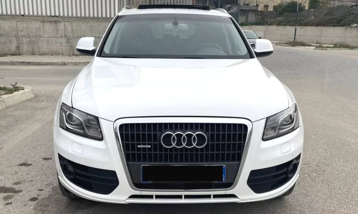 Makina ne shitje ne Tirane, Audi, 2012 Diesel,Kambio Automatik Pagesa 12,500  Euro.