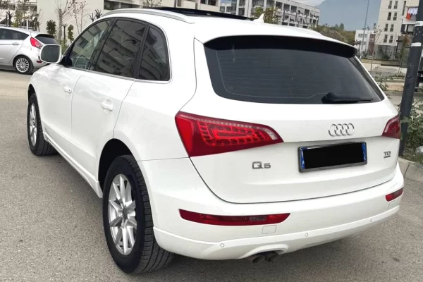 Makina ne shitje ne Tirane - 12,500 Euro