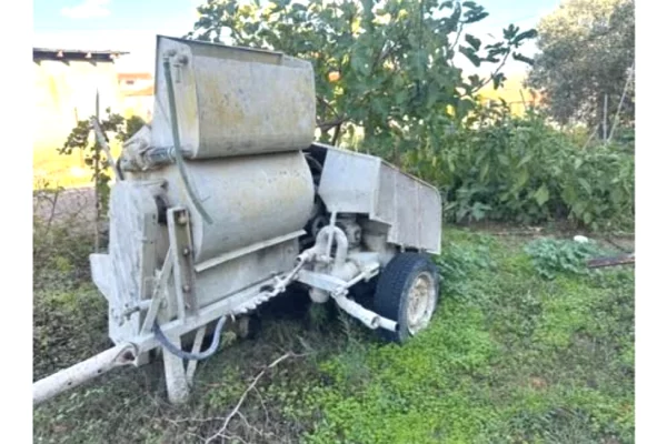 Strumenti di lavoro a Elbasan - 2,500 Euro