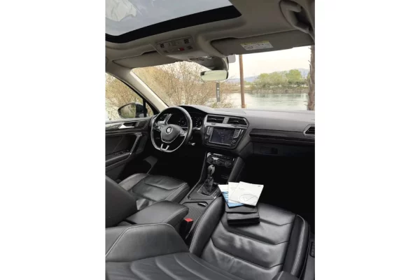 Makina ne shitje ne Tirane - 17,400 Euro