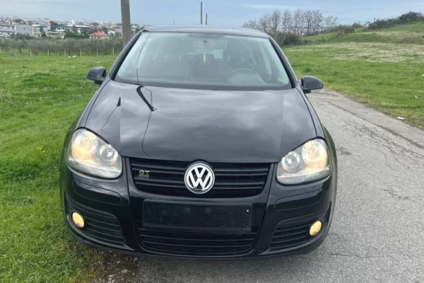 Makina ne shitje ne Tirane - 5,600 Euro