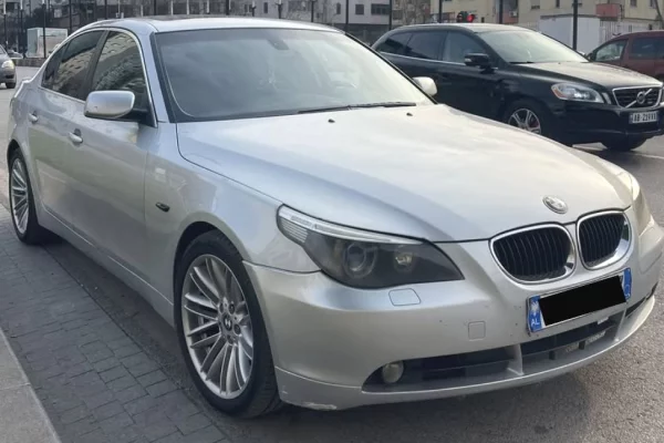 Makina ne shitje ne Tirane - 5,000 Euro