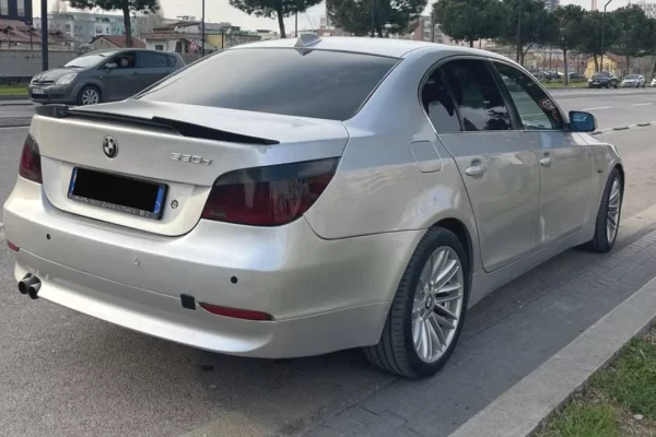 Makina ne shitje ne Tirane, BMW, 2003 Diesel,Kambio Automatik Pagesa 5,000  Euro.