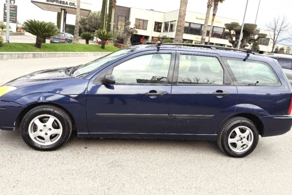 Makina ne shitje ne Tirane - 2,000 Euro