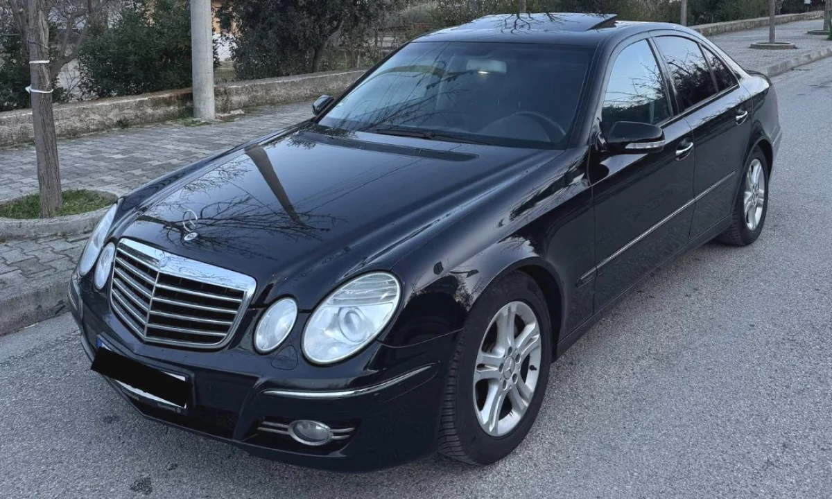 Makina ne shitje ne Tirane, Mercedes-Benz, 2007 Diesel,Kambio Automatik Pagesa 6,300  Euro.