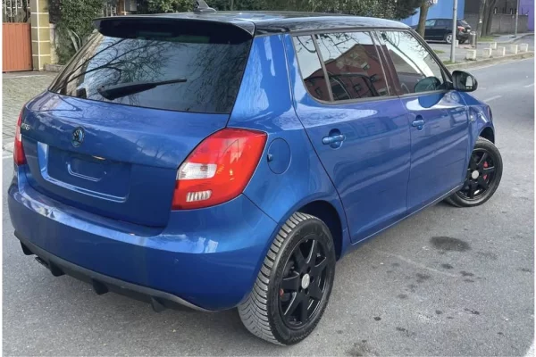 Makina ne shitje ne Durres - 4,700 Euro